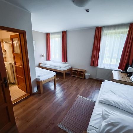 Anna Panzio Hotel Dunavarsany Exterior photo